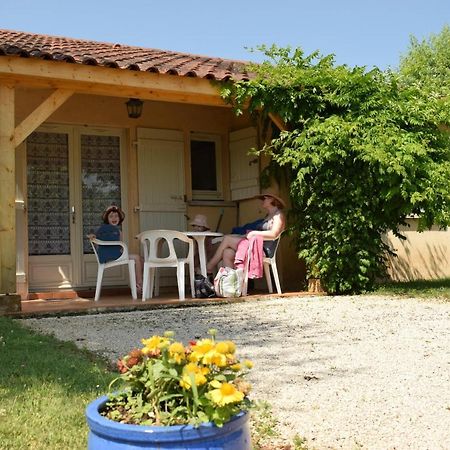 Village De Gites Le Chatenet Thonac エクステリア 写真
