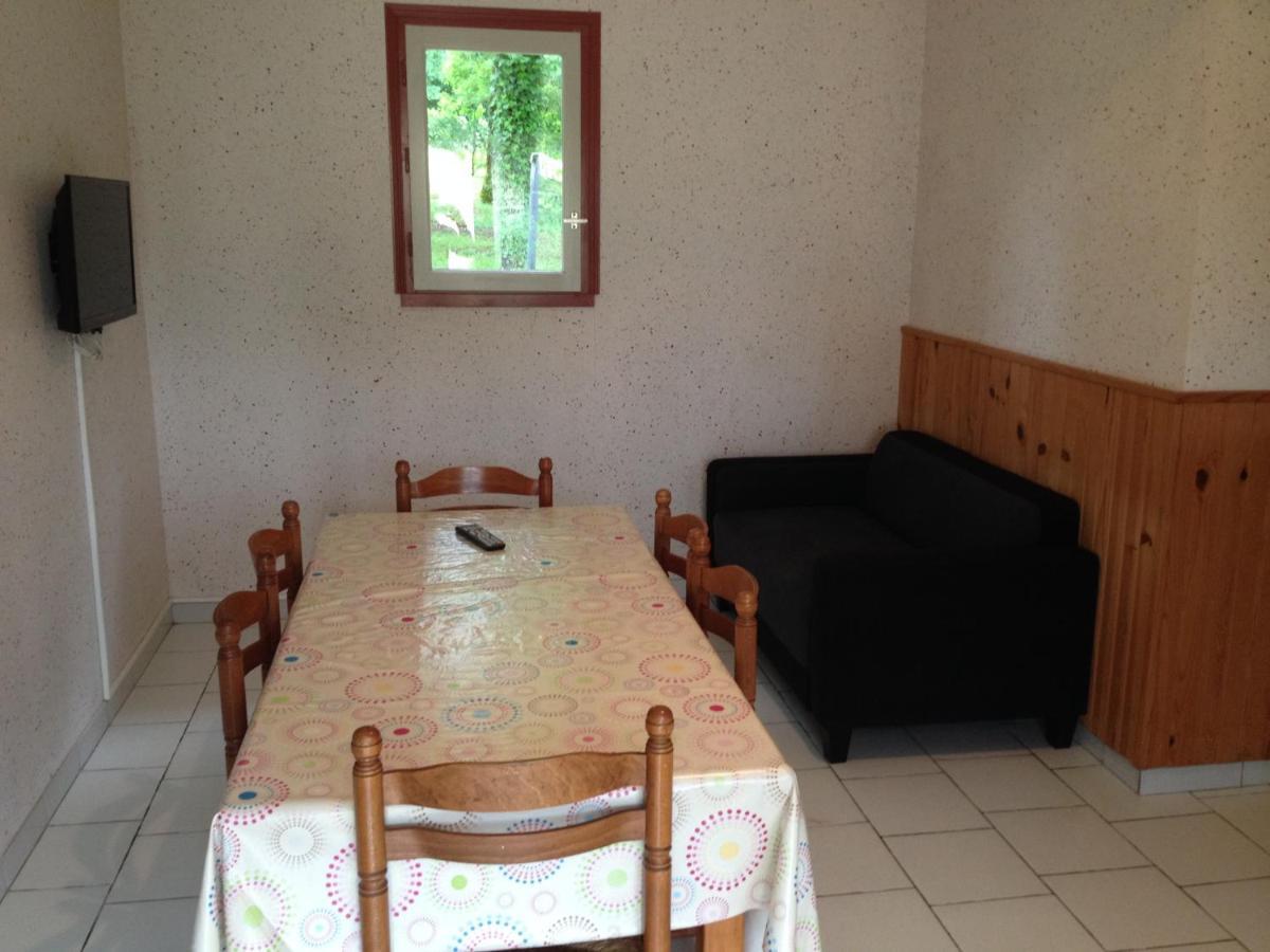 Village De Gites Le Chatenet Thonac エクステリア 写真