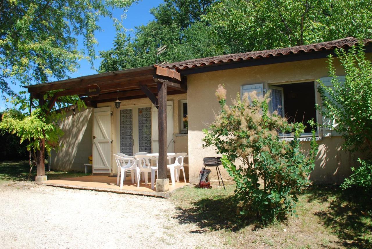 Village De Gites Le Chatenet Thonac エクステリア 写真