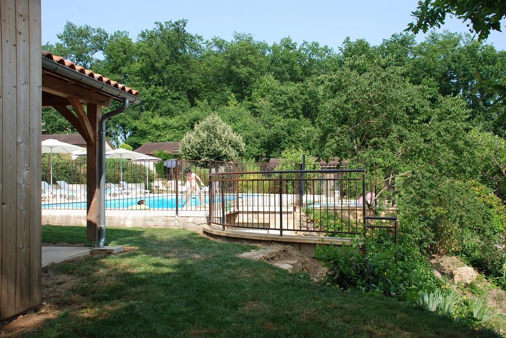 Village De Gites Le Chatenet Thonac エクステリア 写真